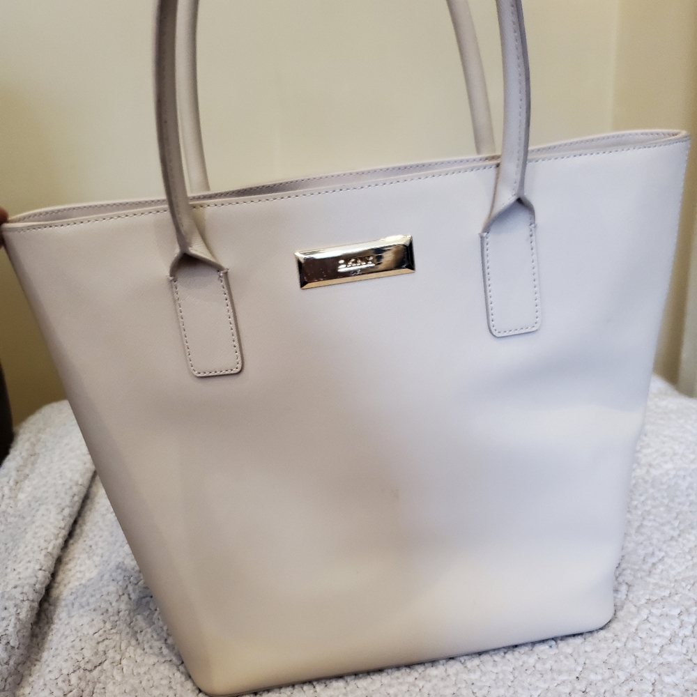 DKNY Tote Bag with Minimalist Design and Polished Finish